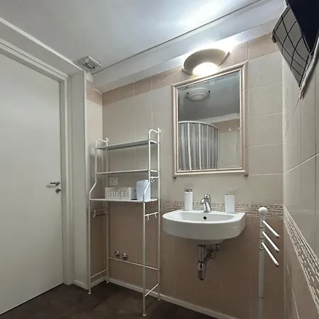 La Casa Dello Stretto Apartament *